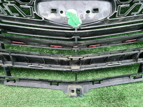 Решетка радиатора Geely Coolray (2019-2024)