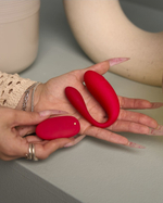 Вибромассажер для пар TWIN+ с управлением через приложение красный