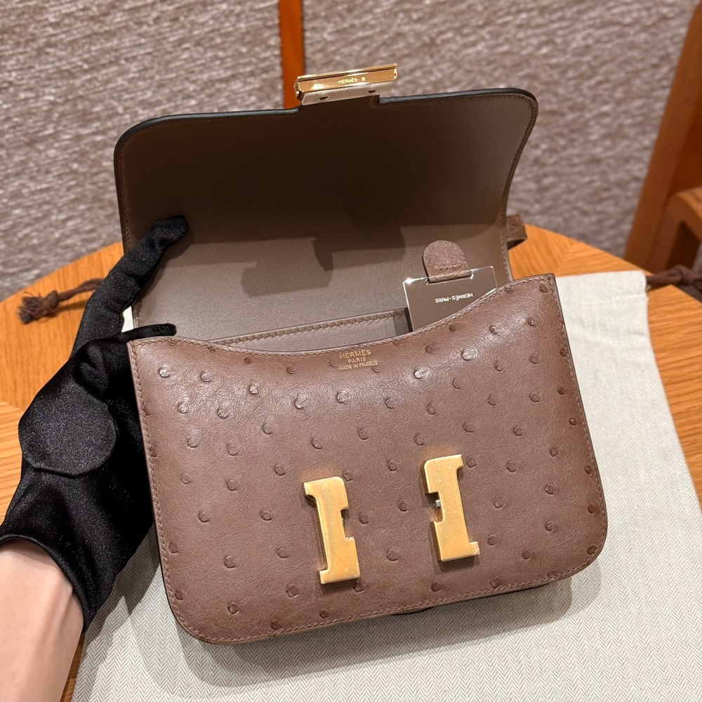 Hermes Constance 18