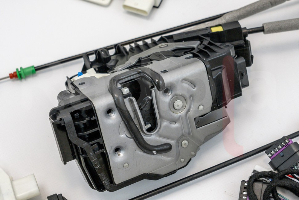 Автоматические доводчики на 4 двери для Mercedes-Benz GLC (X253) 2015-2022 - Radiola RDL-SAB-Z03