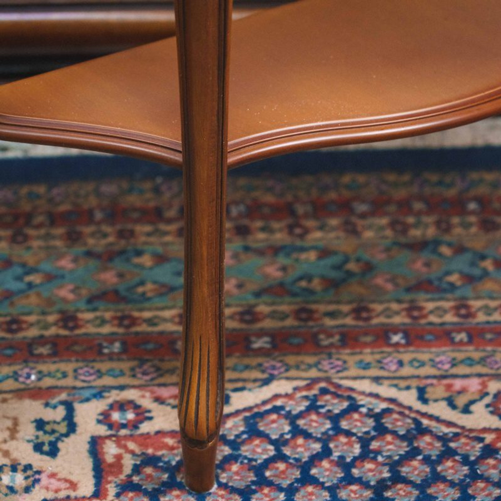 Консольный столик с мраморной столешницей