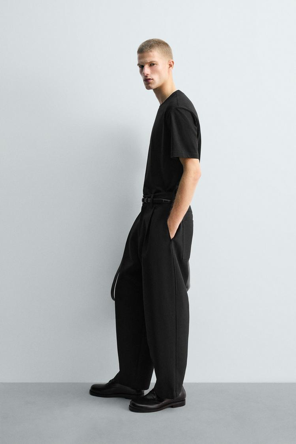 ZARA ФУТБОЛКА ИЗ МЕРСЕРИЗОВАННОГО ХЛОПКА С КОРОТКИМИ РУКАВАМИ, ЧЕРНЫЙ