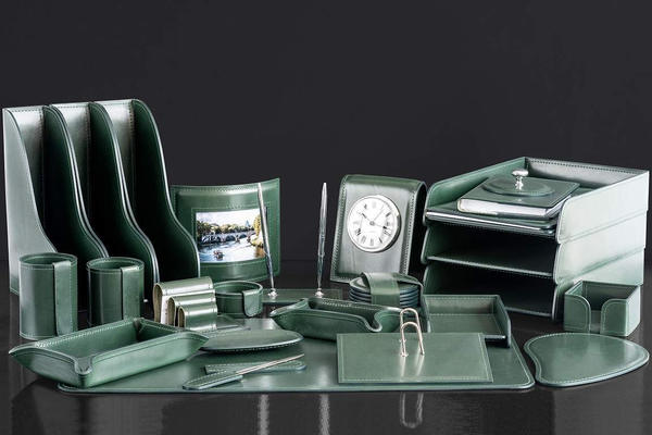 Настольный набор руководителя ЛЮКС 26 предметов из зеленой кожи Full Grain Toscana Green