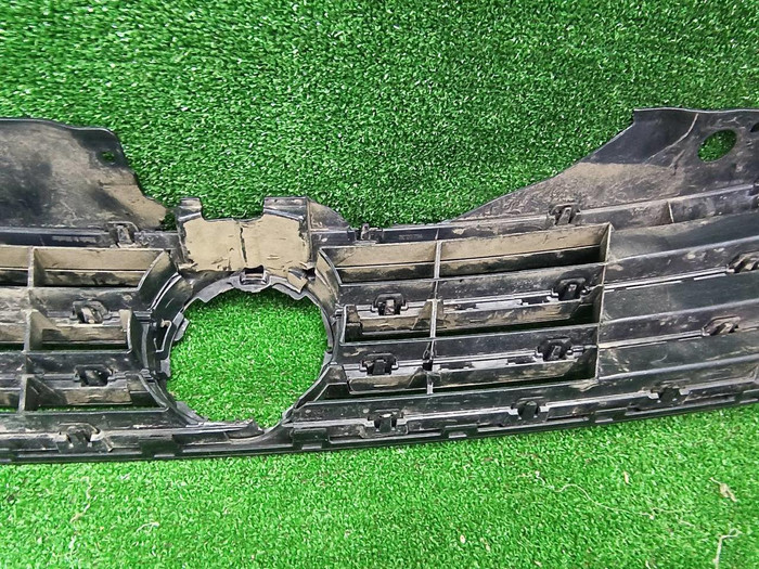 Решетка радиатора VW Jetta 6 (2014-2018)