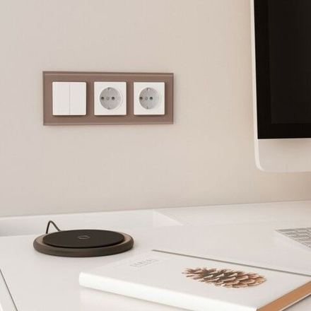 Рамка на 3 поста Favorit (латте, стекло)