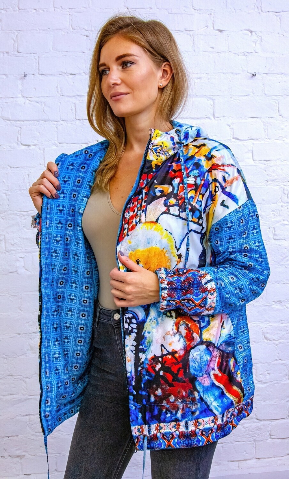 Куртка "Москва Кандинского", по мотивам живописи Василия Кандинского, картина "Москва. Красная площадь."