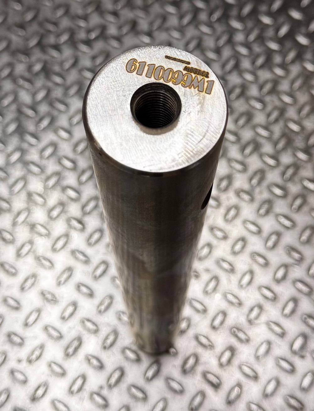 Палец 6110099M1