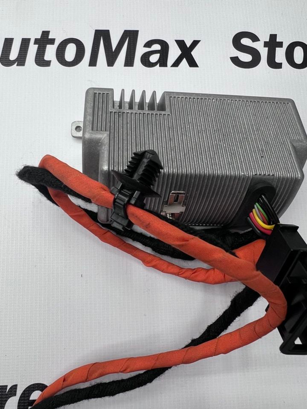 Розетка Инвертор VW Tiguan 220 V 5Q0907155F. Оригинал.