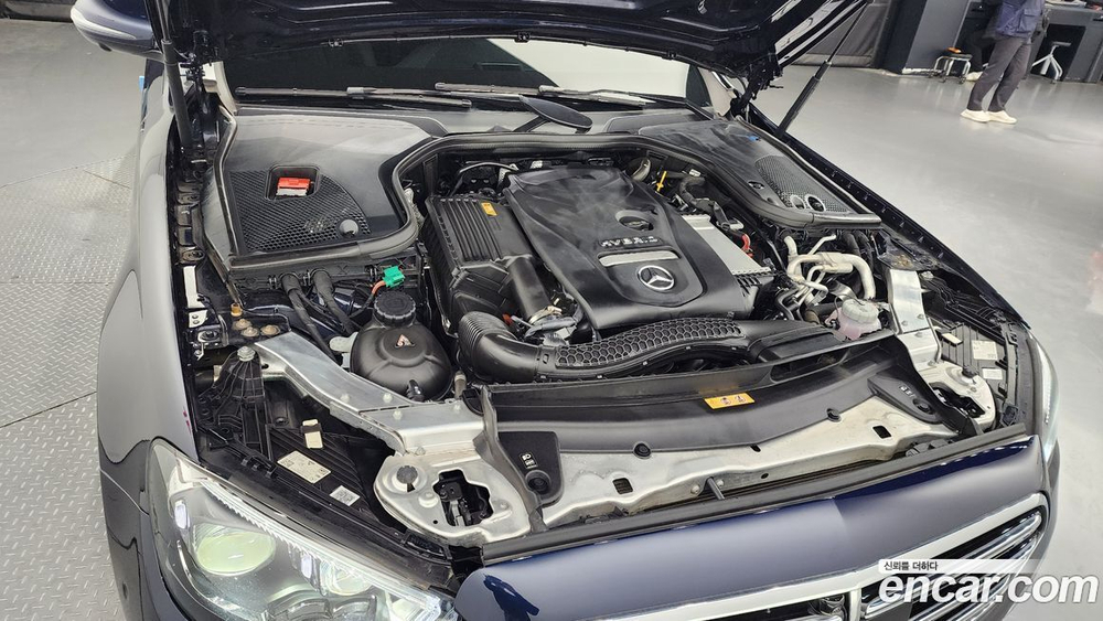 Mercedes-Benz E-Class W213 E300e 4MATIC Exclusive (03.2022)