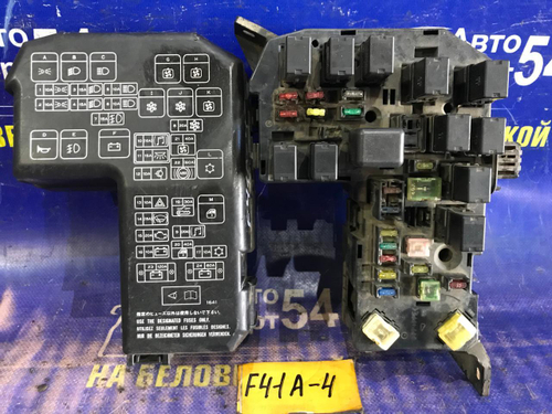 Блок предохранителей подкапотный MITSUBISHI DIAMANTE 1997