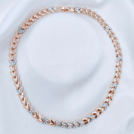 "Вьюнок" колье в золотом покрытии  из коллекции "Леди" от Jenavi  с замком пряжка