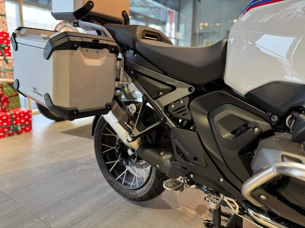 BMW R 1300 GS Adventure автомат с кофрами