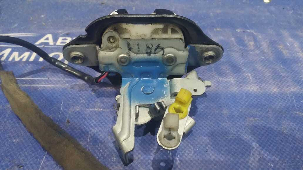 Замок багажника NISSAN SERENA 2001-2005