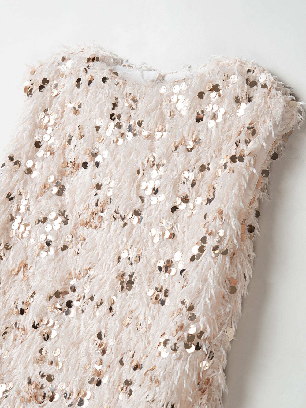 Платье с перьями "Крем-брюле" 7+