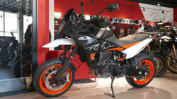 KTM 890 SMT