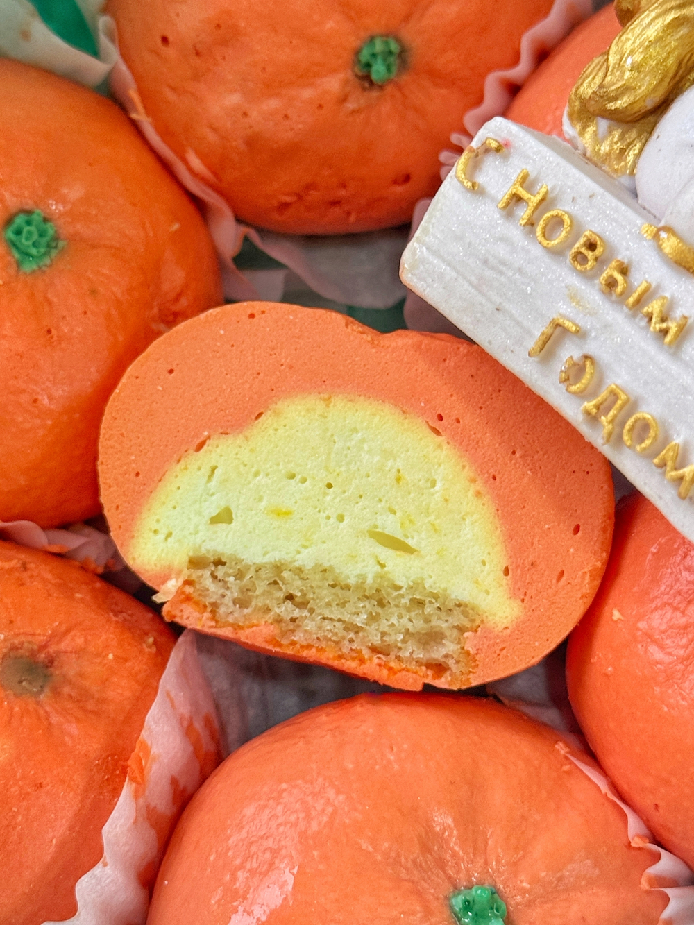 Набор пирожные "Коробочка с мандаринами" муссовые - Новый год