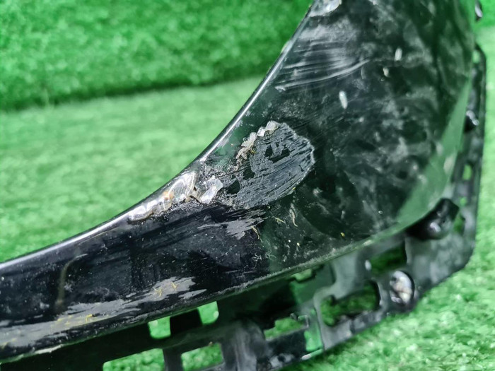 Накладка решетки радиатора Audi Q8 (2018-2023)