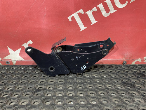 Кронштейн торсиона кабины правый