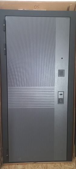 Входная металлическая дверь Бункер HIT Хит B-05/ АМСТРОД Белый софт рельеф