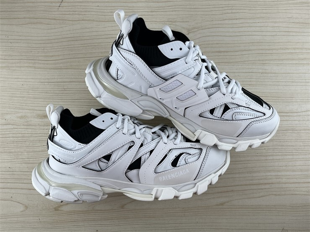 Balenciaga Track Sneaker 736330-W3SKC-9010