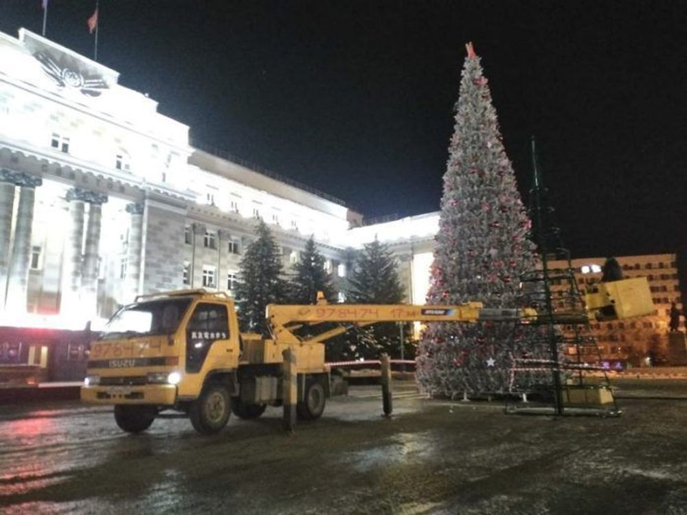 Ель уличная искусственная "Уральская" каркасная голубая (изумрудная) 115 м