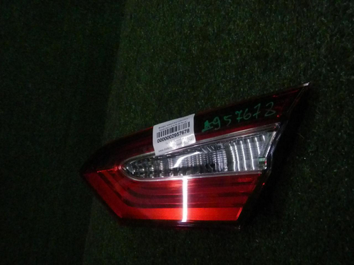 Фонарь правый внут Toyota Camry xv70 17-нв галоген