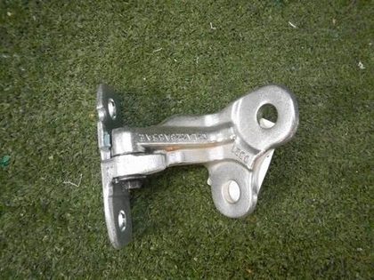 Петля двери левая Range Rover Vogue 4 L405 (12-22)