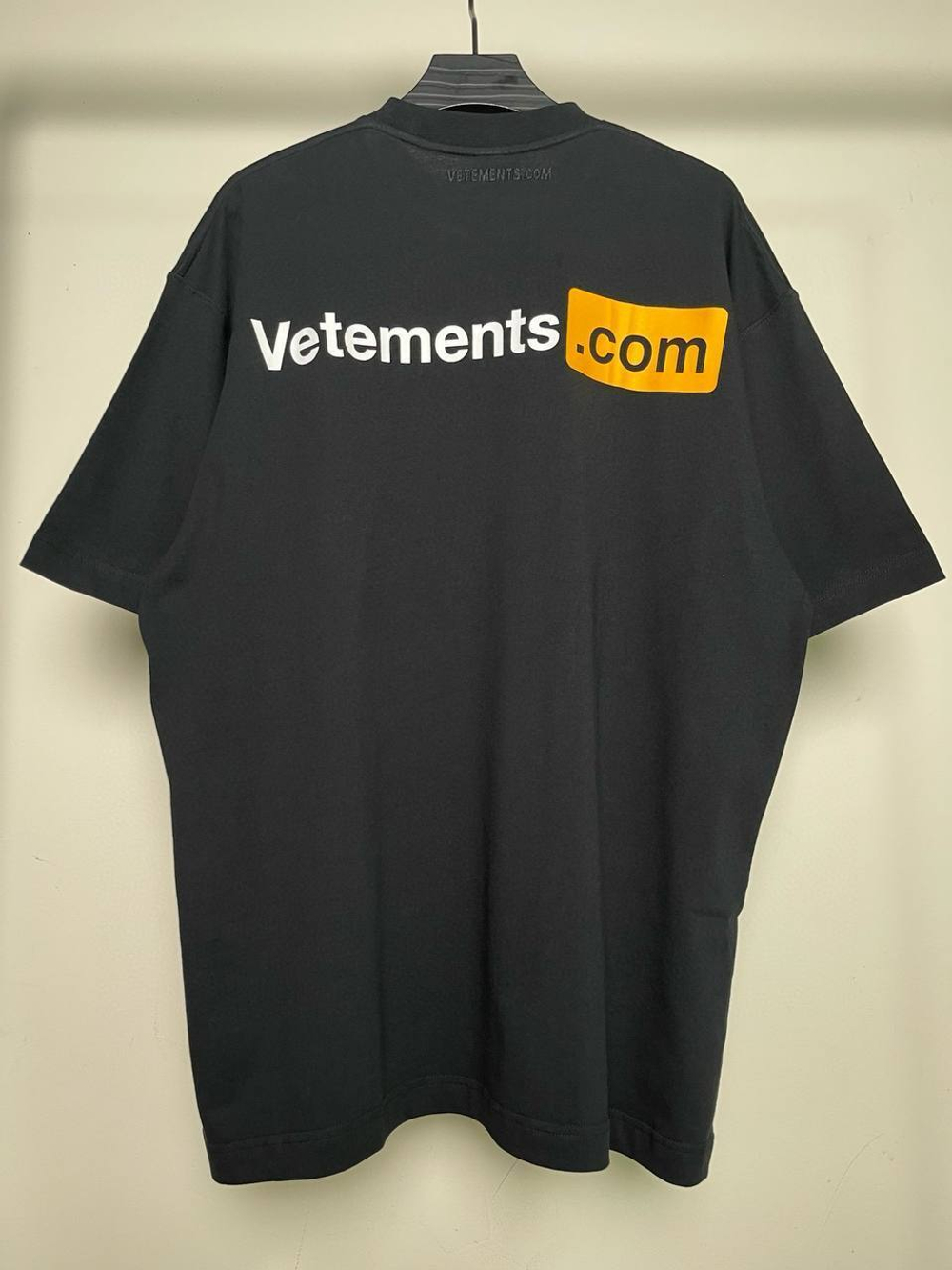 Футболка Vetements
