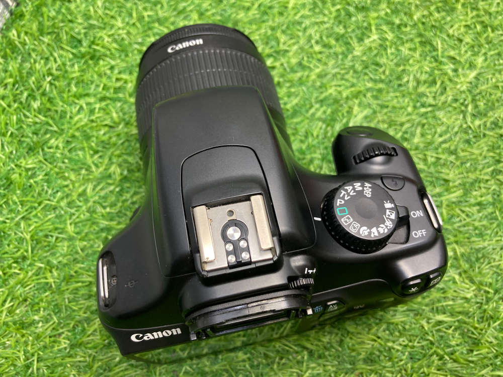 Canon 1100D kit 18-55mm 3.5-5.6 III 6.500 кадров