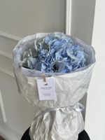 Авторский букет из гортензии в голубом оттенке