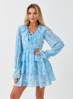 Платье с рюшами и оборками в цветочек