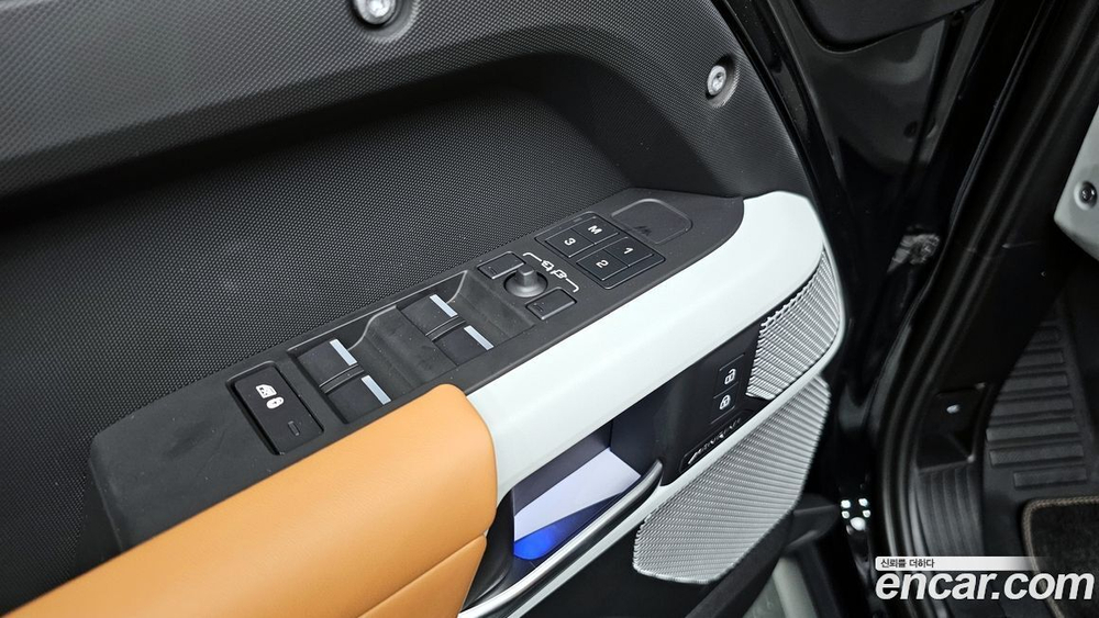Land Rover Defender (L663) 130 D300 X-Dynamic HSE (08.2023)