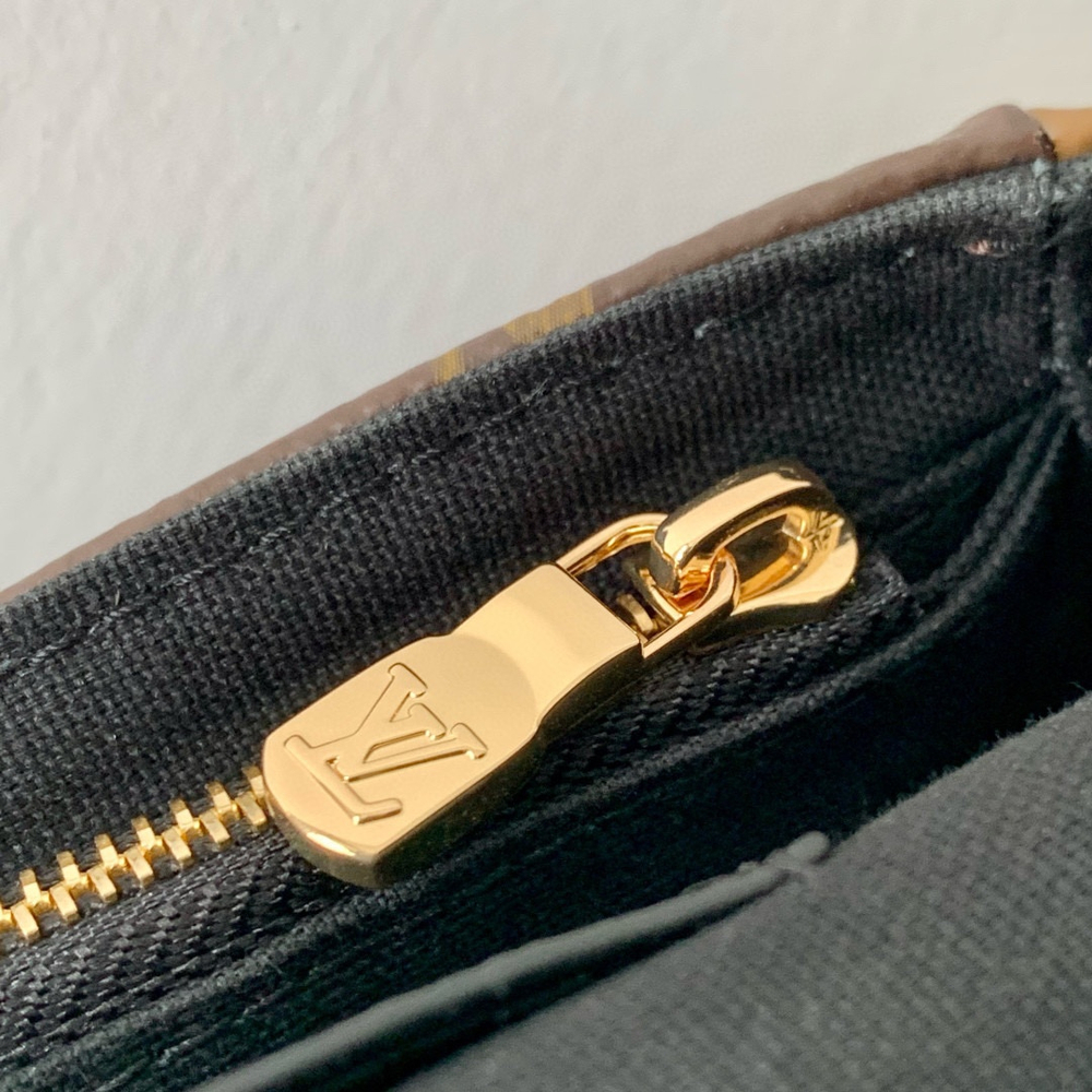 Louis Vuitton Wallet On Chain Ivy