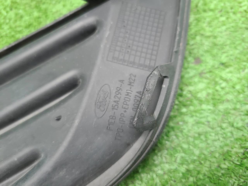 Накладка ПТФ левая Ford Focus 3 (2014-2019)