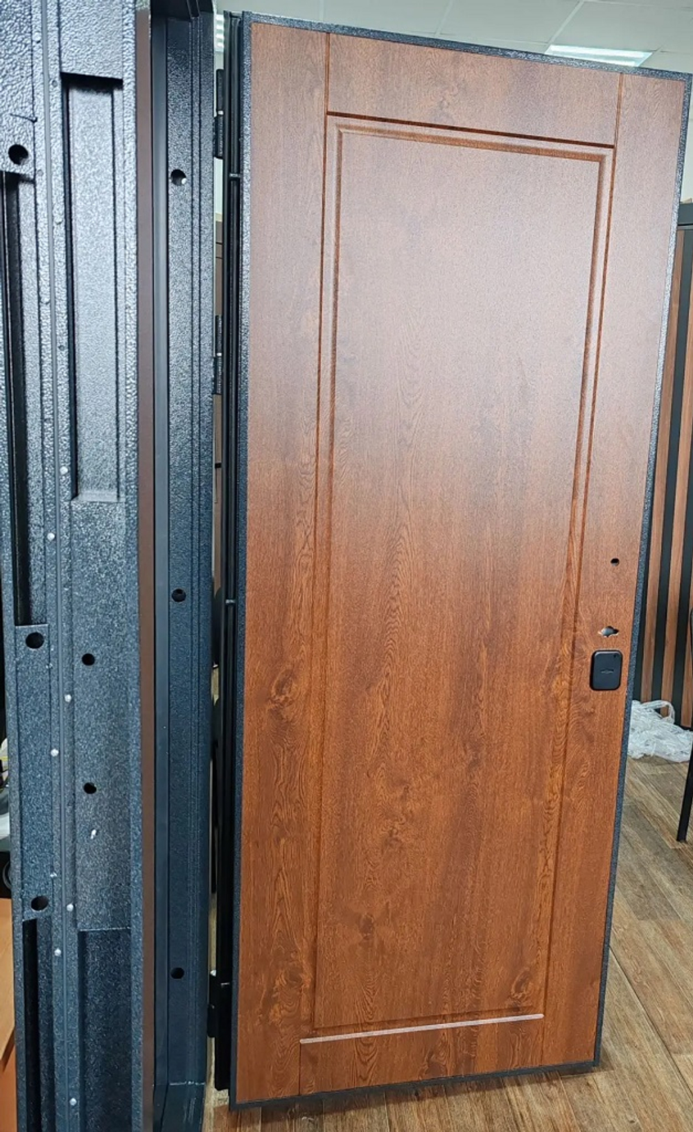 Входная дверь FlyDoors ТЕРМАЛ Орех грецкий ФОТО