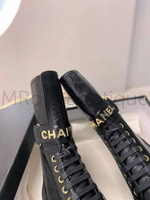Глянцевые ботинки Chanel (Шанель) из состаренной кожи
