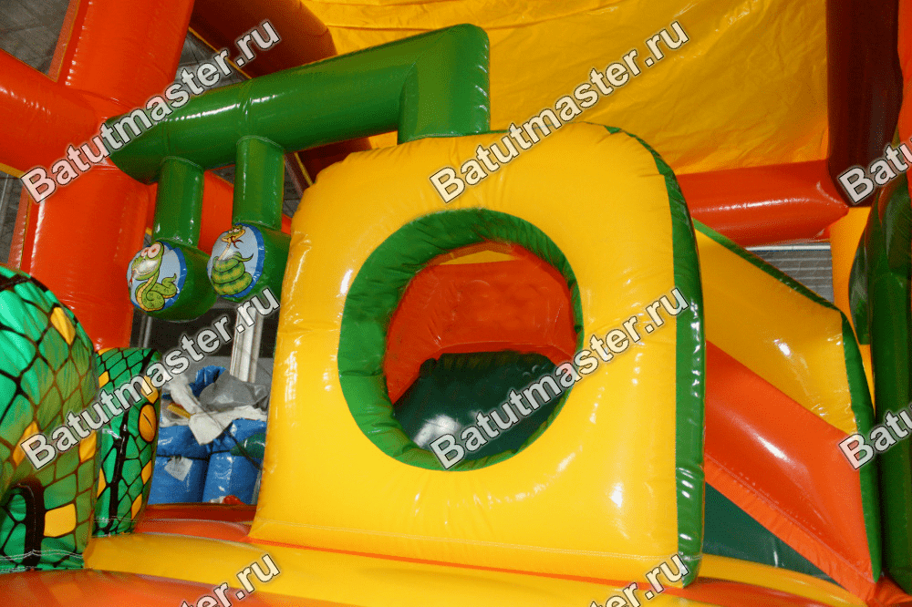 Надувной батут "Драконье царство"