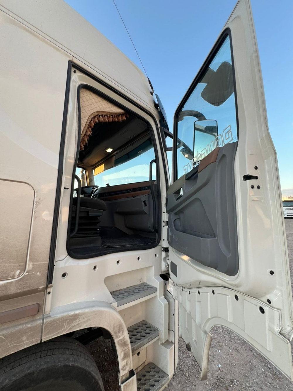 DongFeng GX 4x2 Седельный тягач DFH4180 (Дизельный, 13,0 л, 509 л.с., АТ)