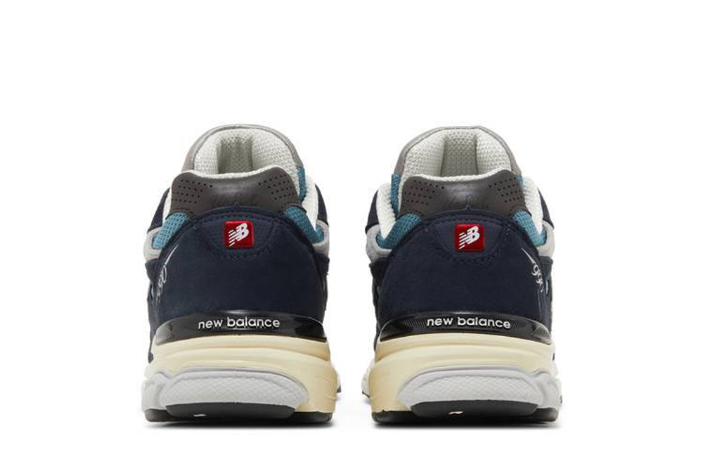 Кроссовки New Balance Teddy Madenb 990 V3