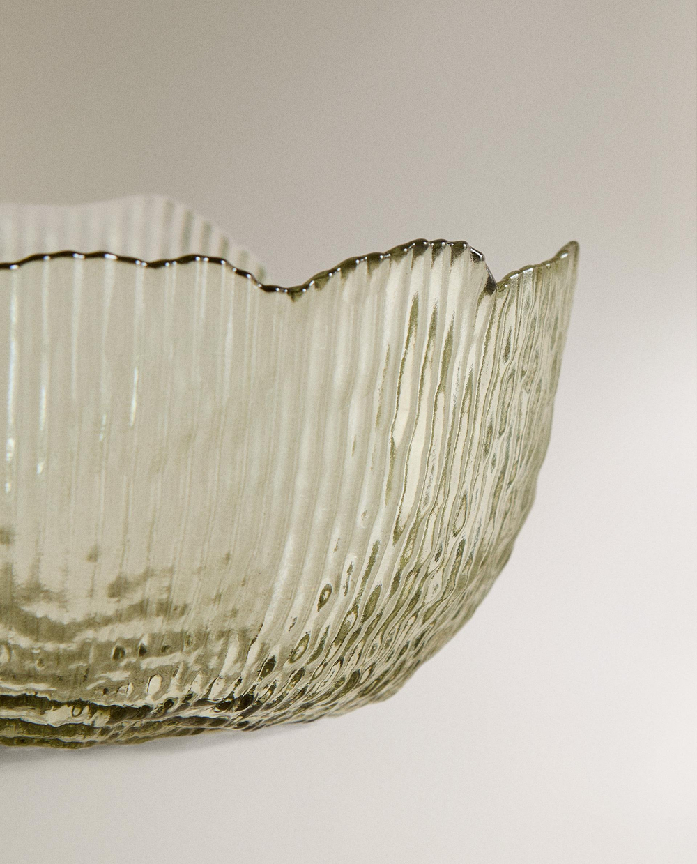 Zara Home блюдо сервировочное из стекла, цвет зелёный, 20.3 см