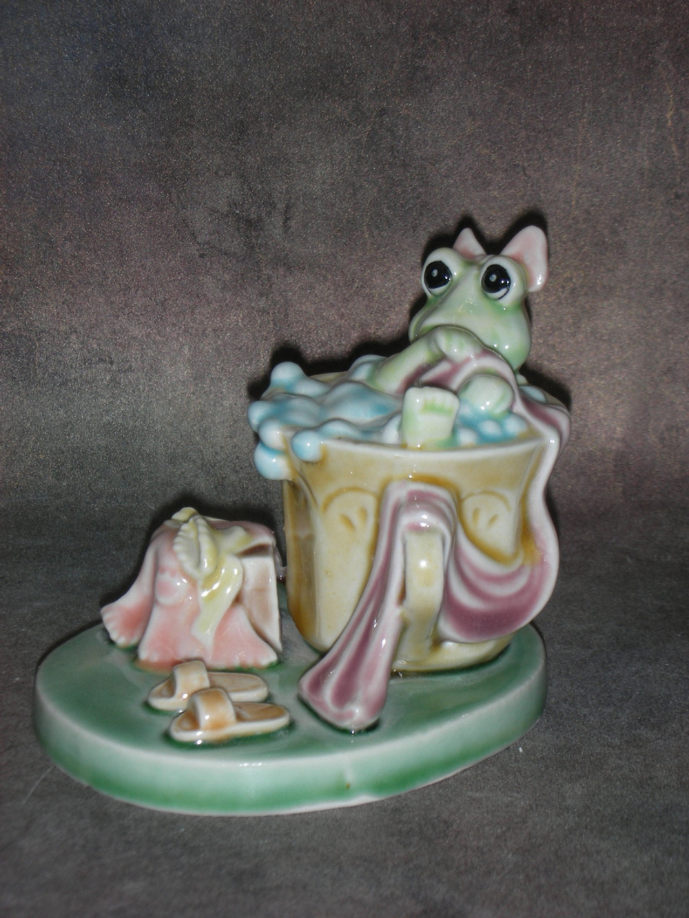 Статуэтка. Фарфор. Лягушачье купание. Albert Kessler. Англия