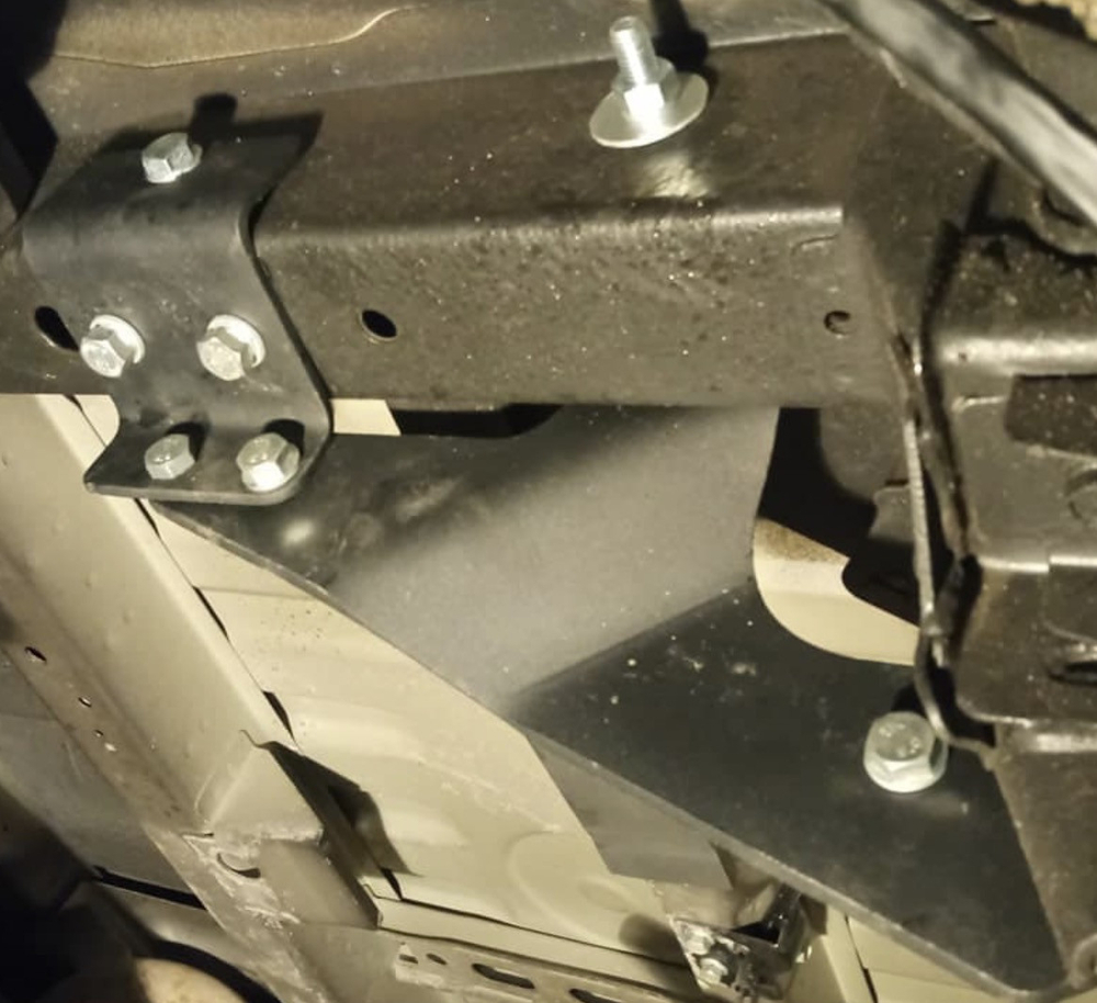 Фаркоп для Hyundai H1 2008-2018, 2018-2023 Тип шара: A. Нагрузки: 2000/90 кг, HY 26