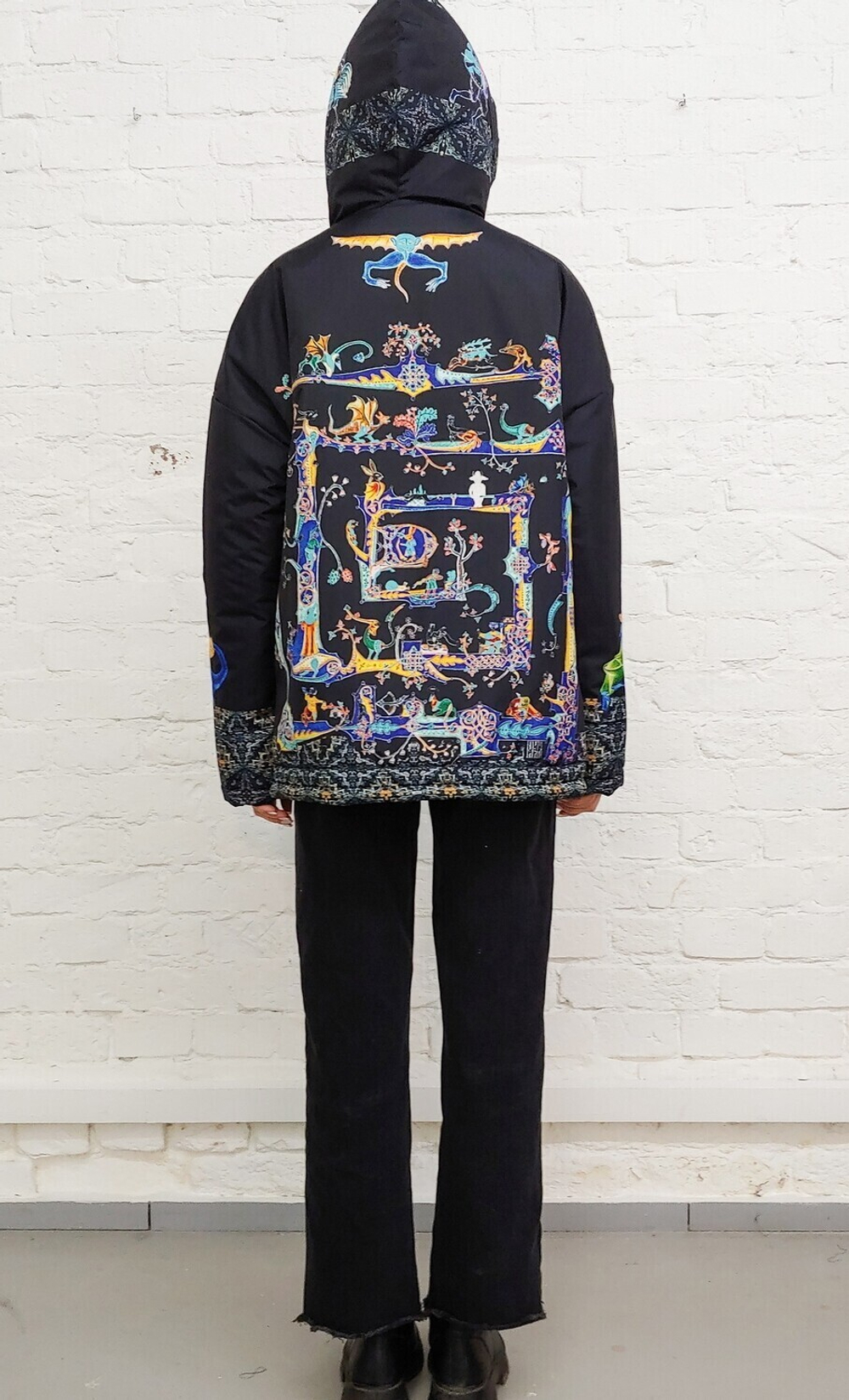 Двусторонняя куртка "Лабиринт", по мотивам средневековых буквиц и фантастических существ со страниц Псалтыри Латрелла