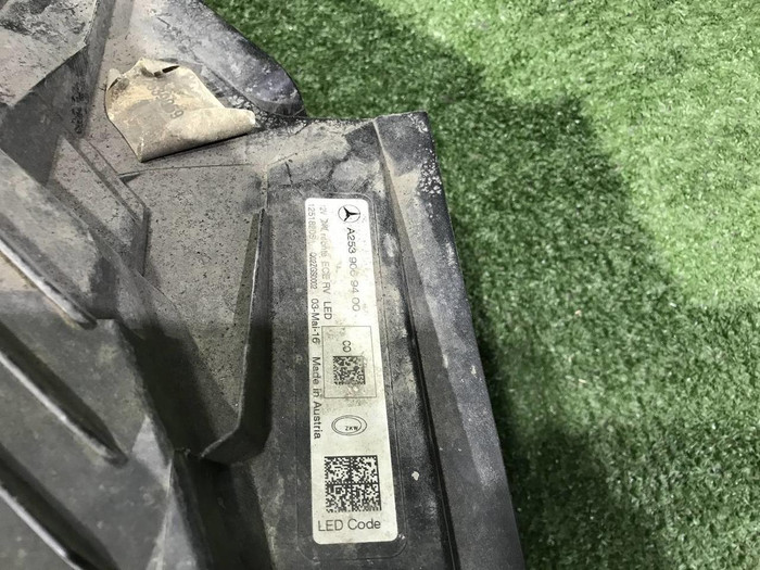 Фара правая Mercedes GLC X253 (2015-2019) LED