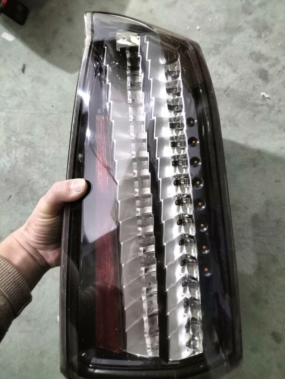 Задний фонарь (стоп, габарит) Cadillac SLS