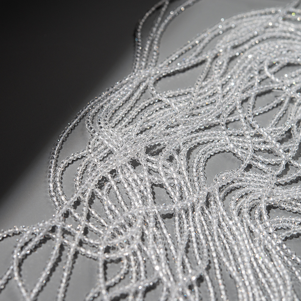 Хрустальная шпинель синтетическая, 2мм, шар, микроогранка