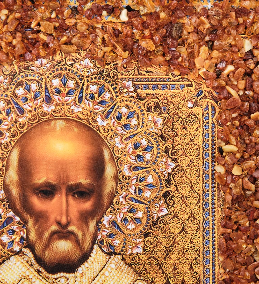 AMB-01/18 Икона «Николай Чудотворец» (с янтарной крошкой) пласт.рамка H-37см