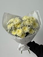 Букет из хризантемы и гипсофилы