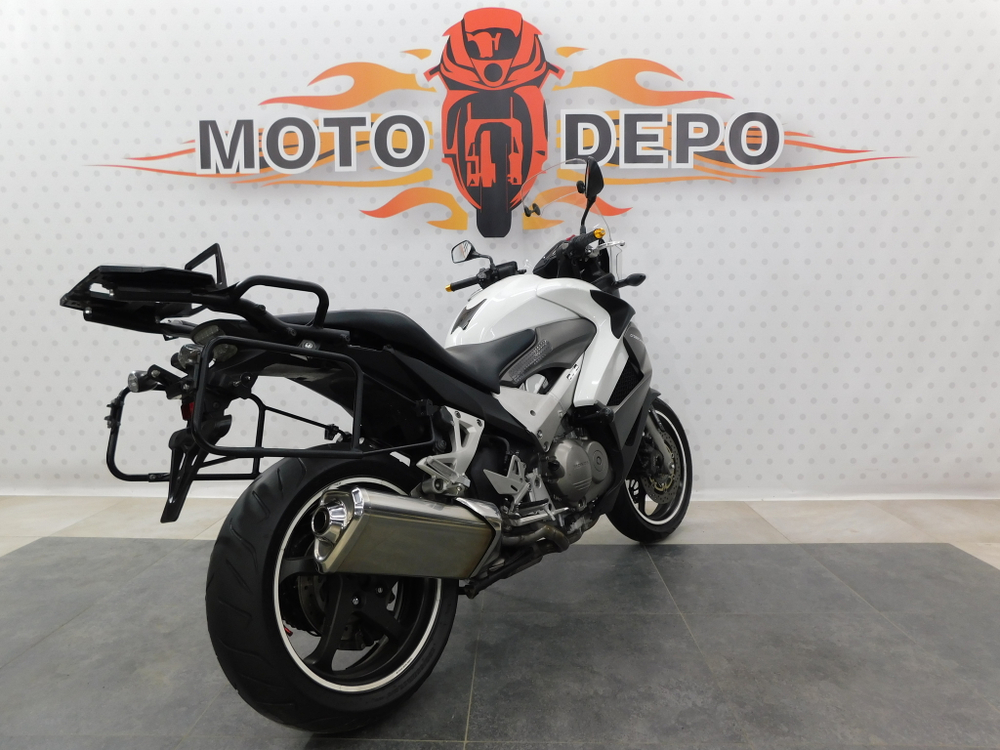 Honda VFR800X , 2011