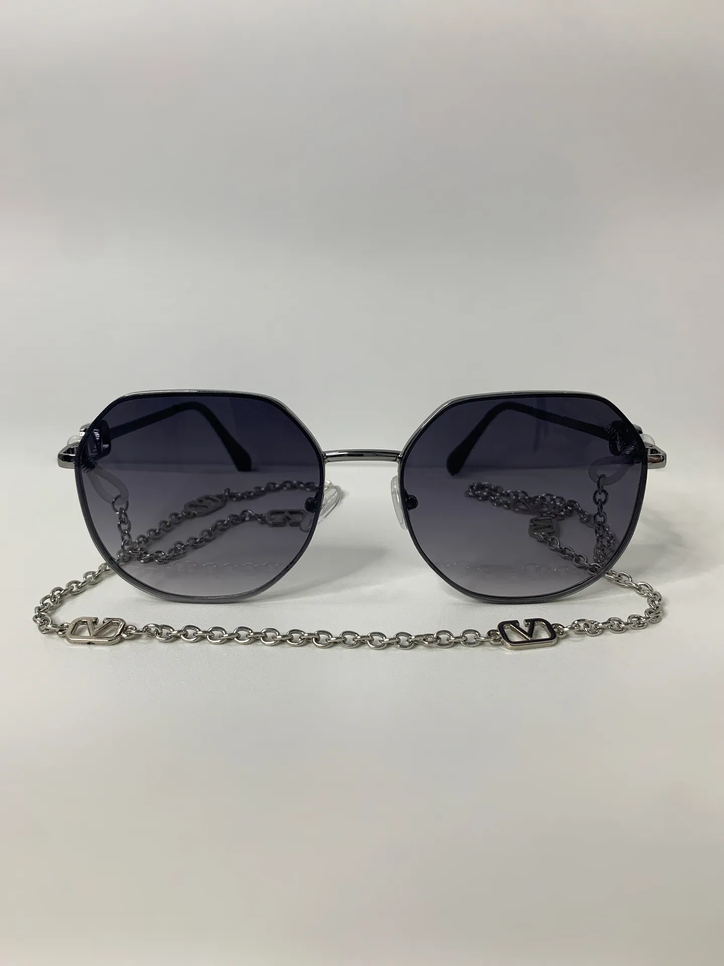 Солнцезащитные очки 7101 с металлической цепочкой\Серый купить